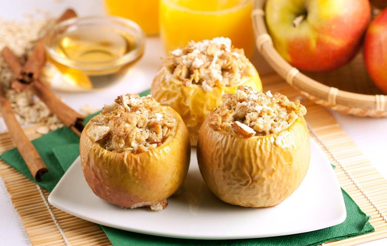 Baked Apples With Oats Recipe