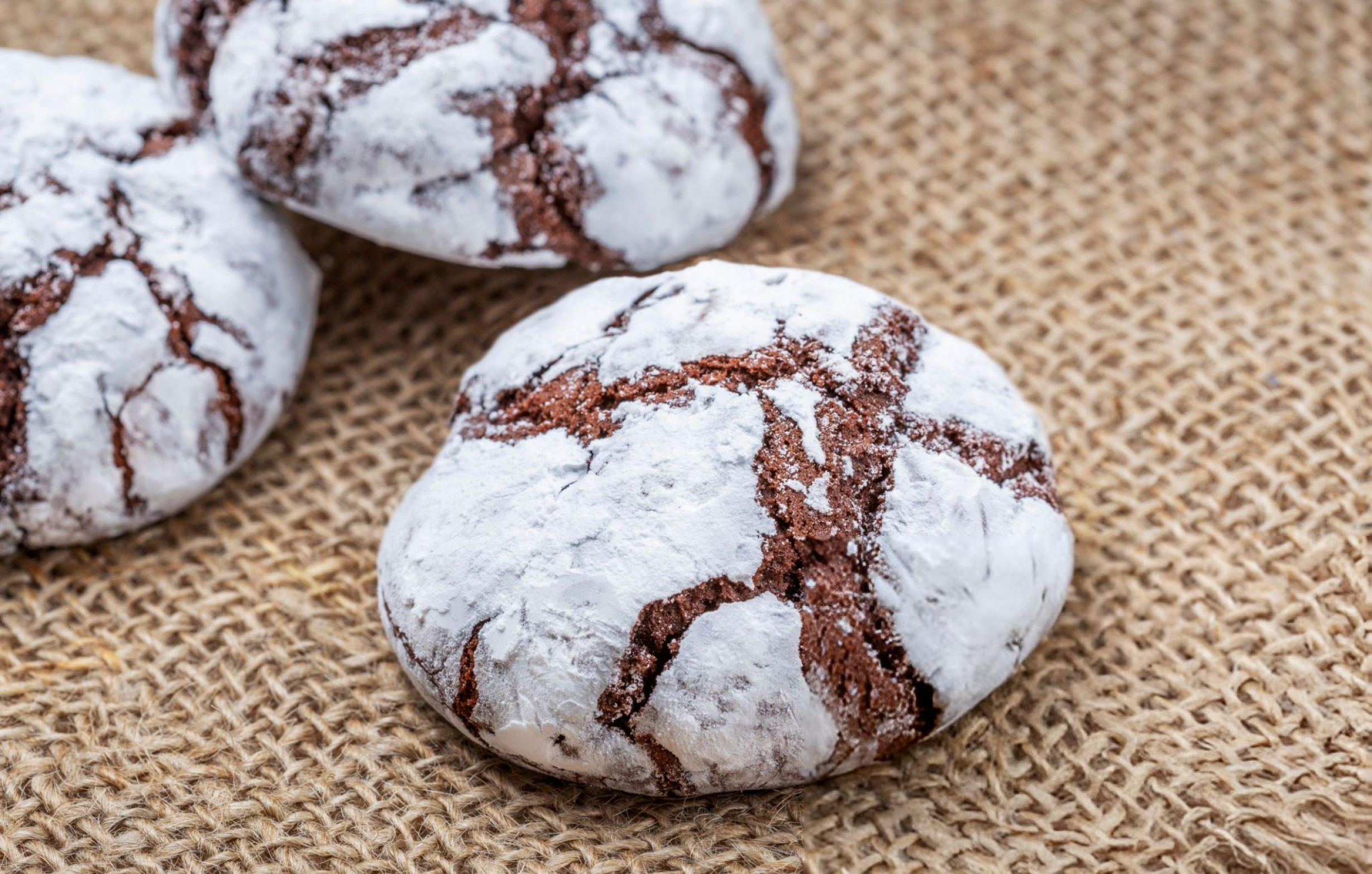 Chocolate Crinkle Cookies Recipe