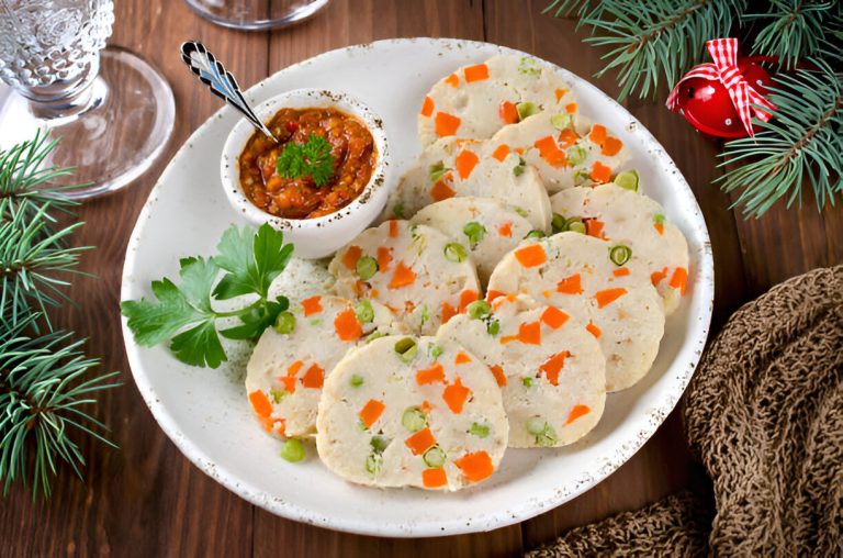 Christmas Idli Platter with Spicy Tomato Chutney Recipe