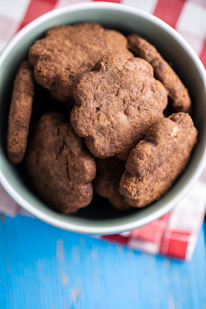 Crunchy Cocoa Flower Cookies Recipe