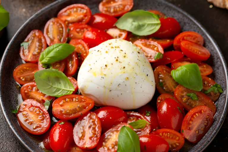 Bursty Tomato Burrata Salad Recipe