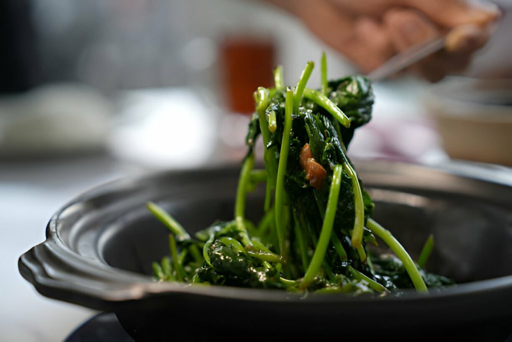 Stir-Fry Sweet Potato Leaves Recipe